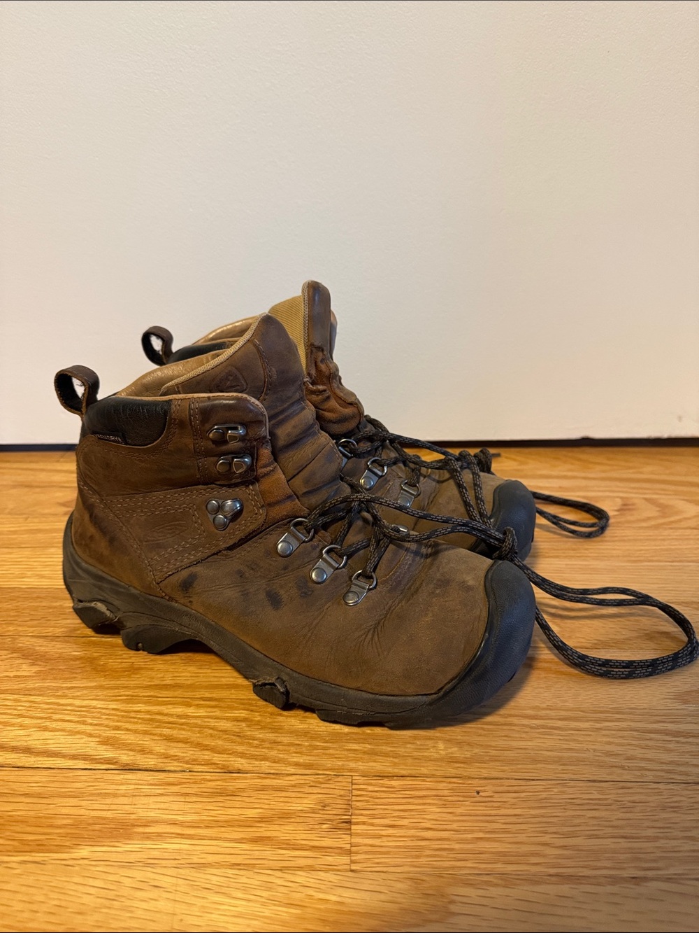 Women’s Keen Brown Leather Hiking Boots